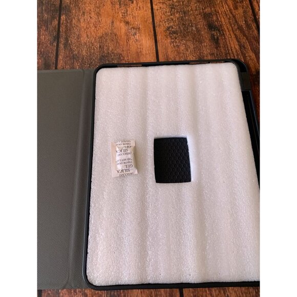 Stitch & Turtle Tablet Case Cover For iPad 10.2" Blue & Yellow Pattern - Picture 2 of 3